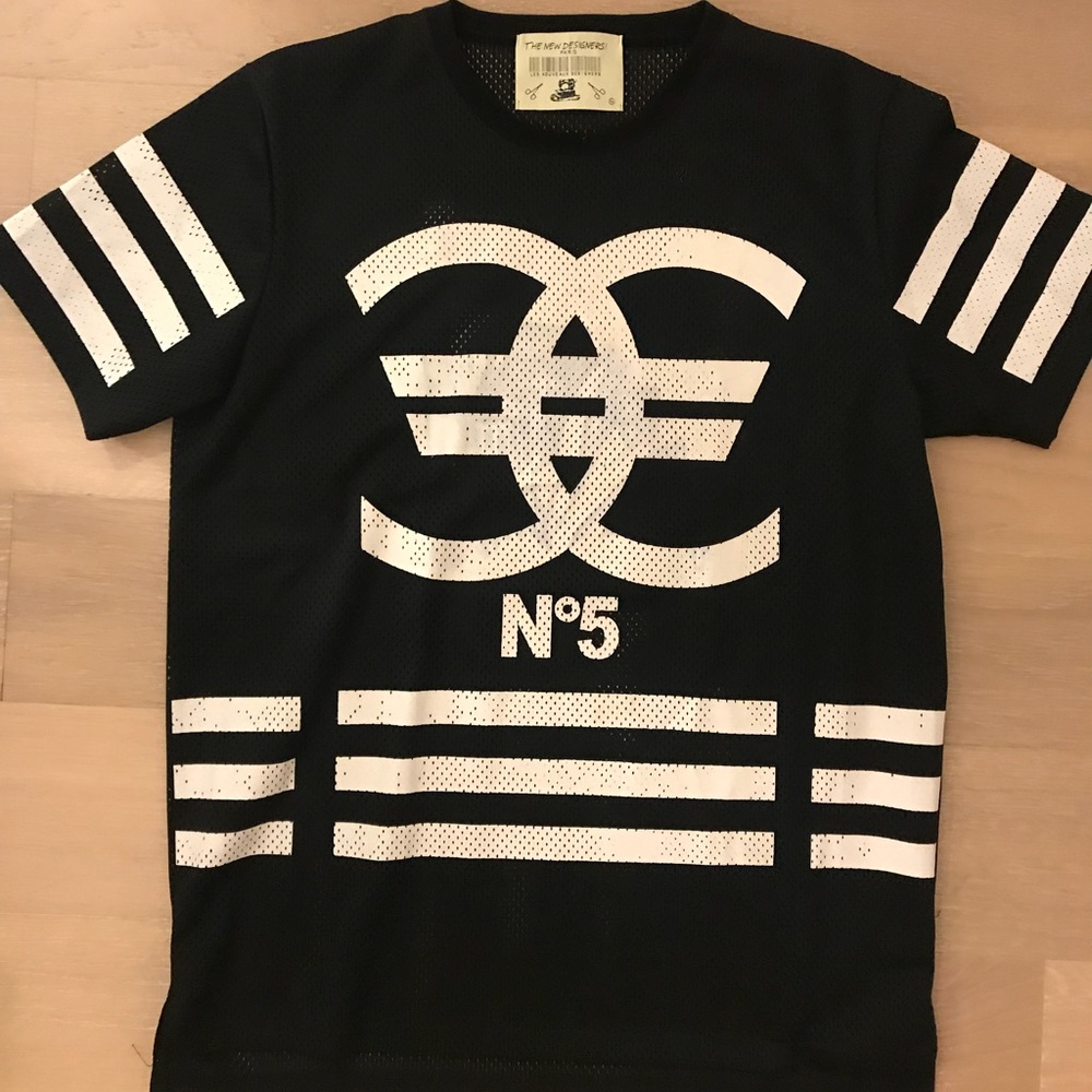 THE NEW DESIGNERS PARIS - T-shirt